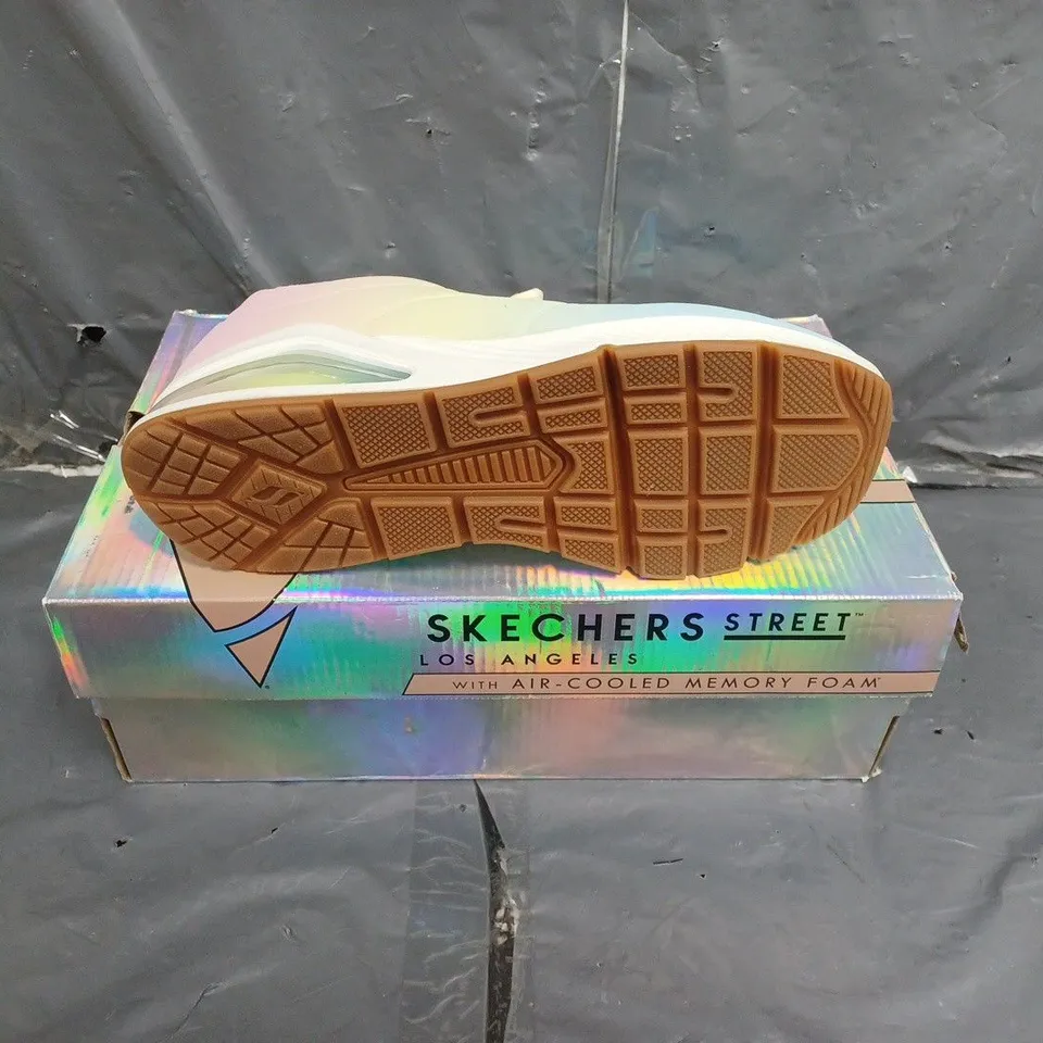 BOXED WOMENS SKECHERS AIR-COOLED MEMORY FOAM TRAINERS SIZE 6