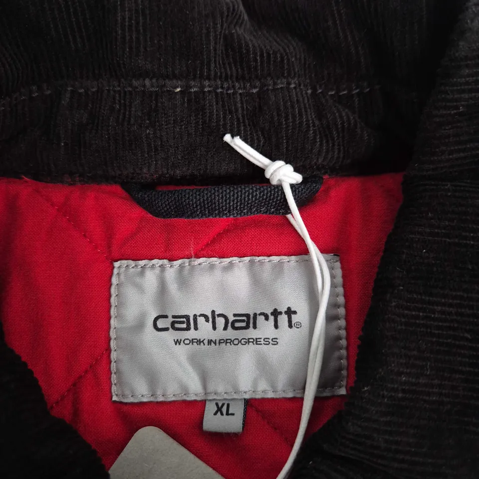 CARHARTT SANTA FE JACKET – BLACK GRIND WASH, XL (WIP)