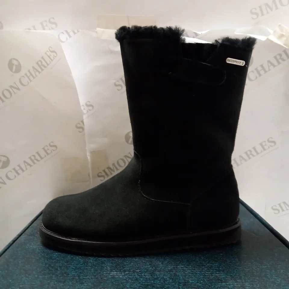 EMU AUSTRAILIA ELECTRA BLACK BOOTS - SIZE 5