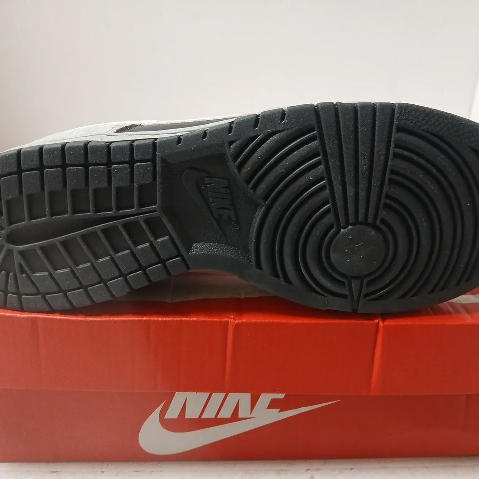 BOXED PAIR OF NIKE DUNK LOW SNEAKERS – GREY/BLACK (UK 8)