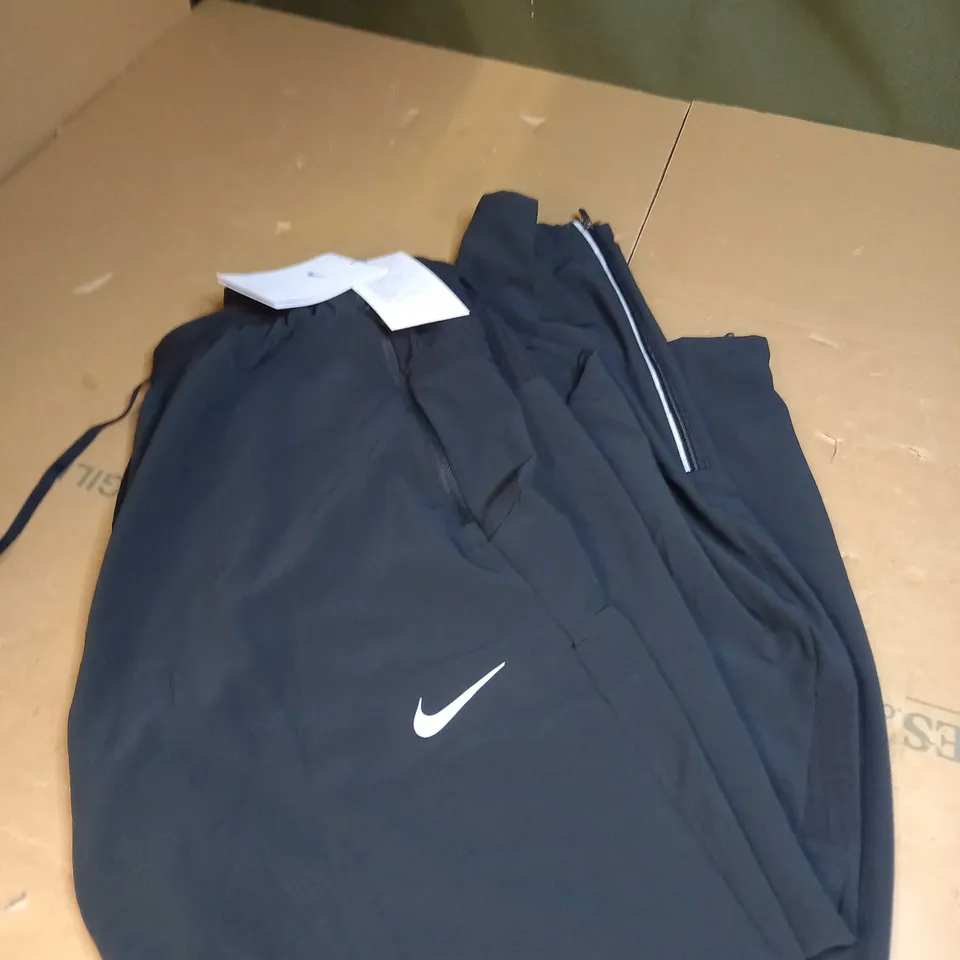 MENS NIKE CASUAL TRACKSUIT BOTTOMS SIZE M