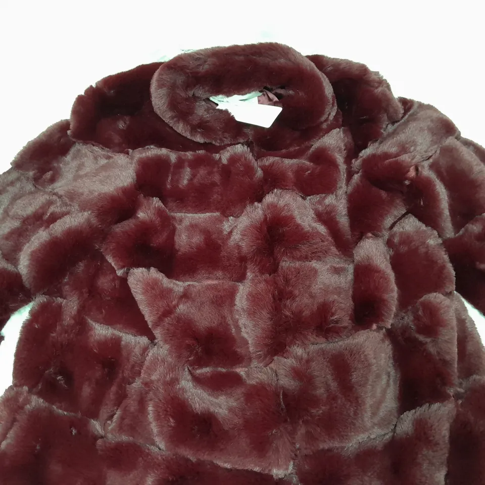 DANNII MINOGUE PETITES FAUX FUR COAT IN BURGUNDY SIZE 12