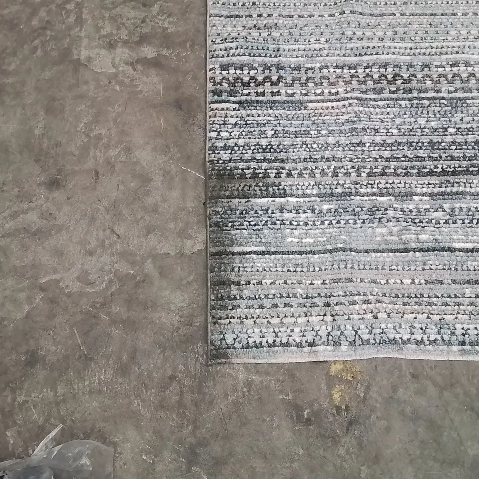 QUALITY DESIGNER AREA RUG - APPROXIMATELY  200x300cm