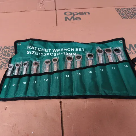 12-PIECE RATCHET WRENCH SET (8–19MM) IN GREEN ROLL