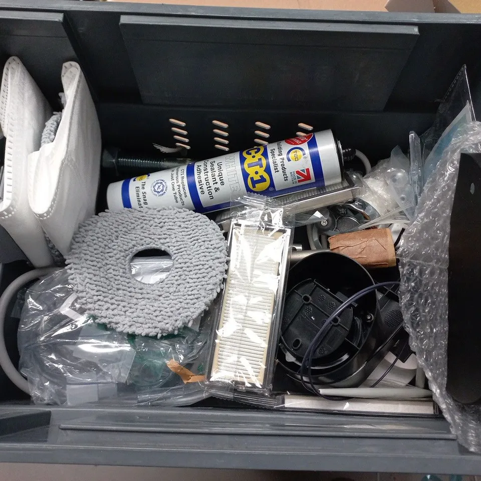 LOT OF APPROXIMATELY 20 ASSORTED HOUSEHOLD ITEMS TO INCLUDE FIRE EXIT SIGNS, FRIDGE FILTERS AND FISH PELLETS