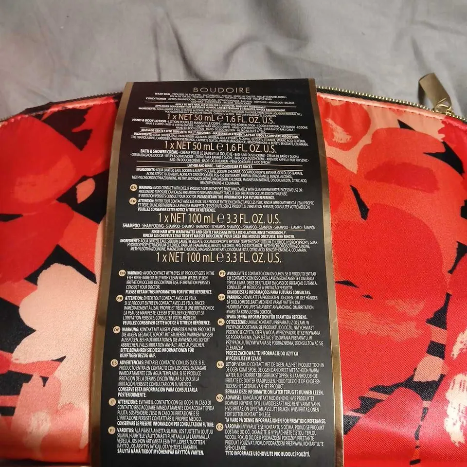 BAYLLIS & HARDING BOUDOIRE LUXURY WASH BAG GIFT SET – BATH & BODY, 4 X 50–100 ML 