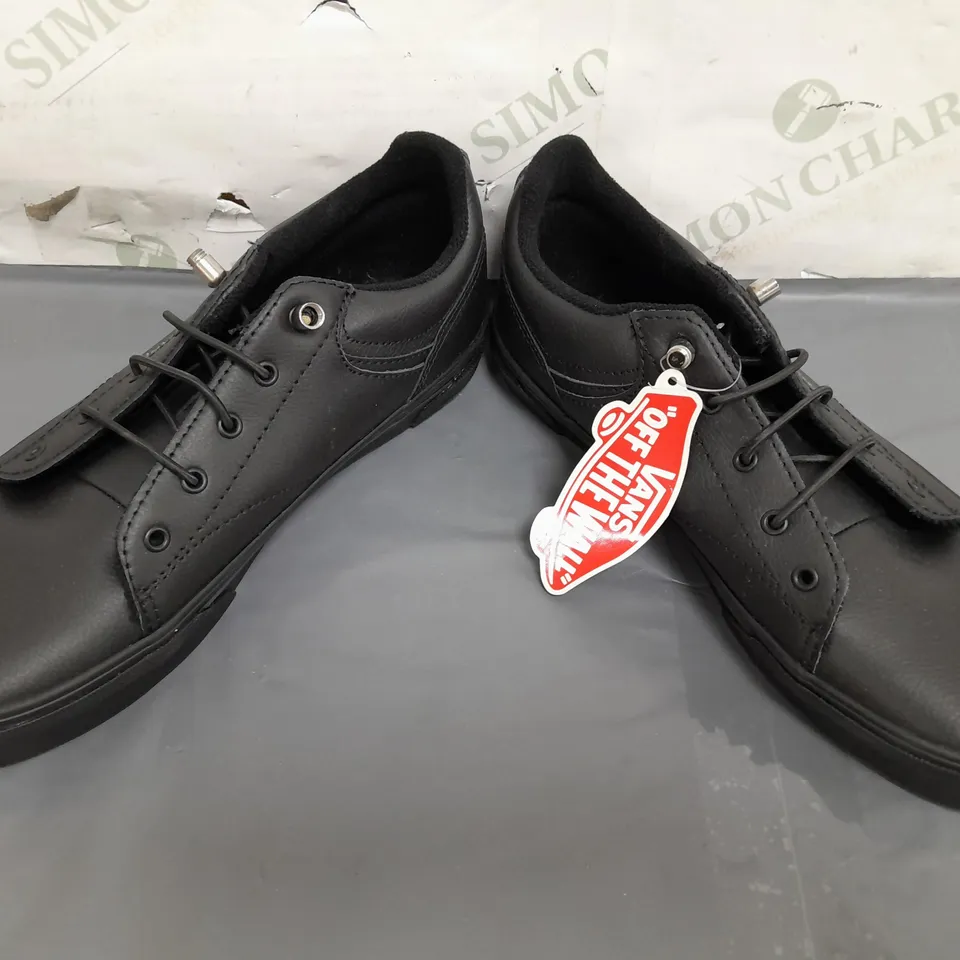 BOXED PAIR OF VANS SHOES IN BLACK UK SIZE 5