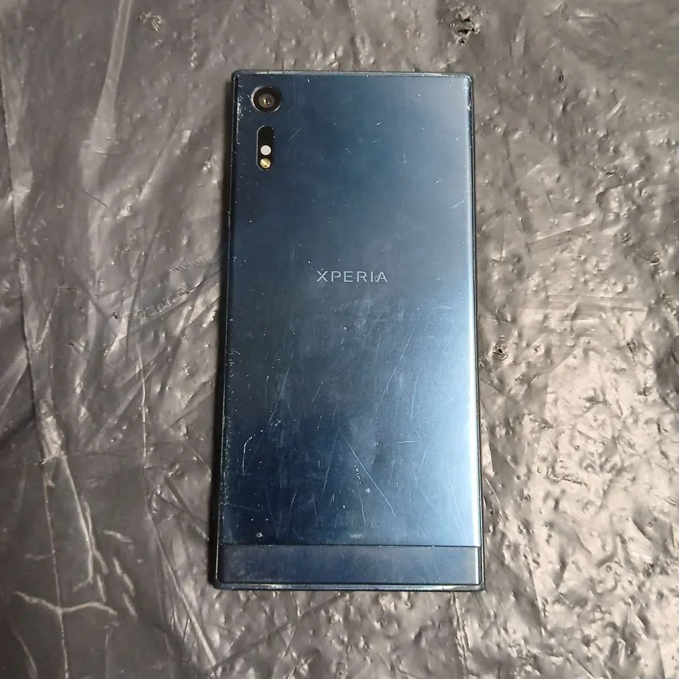 SONY XPERIA SMARTPHONE – BLUE, CRACKED SCREEN