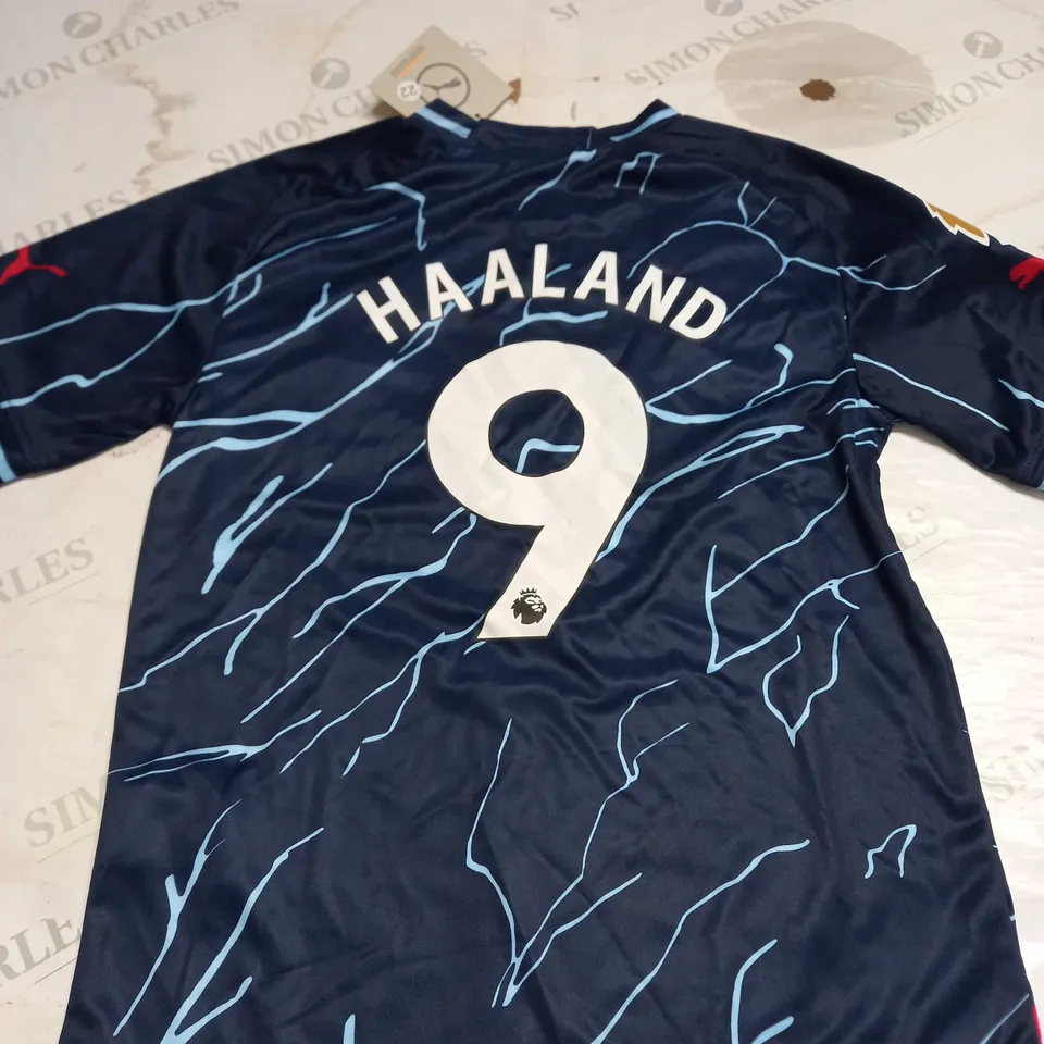 MANCHESTER CITY FC 3RD SHIRT AND SHORTS WITH HAALAND 9 ON THE BACK SIZE 22