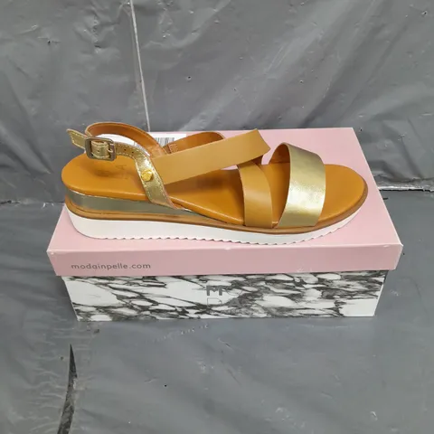 BOXED PAIR OF MODA IN PELLE WEDGE SANDAL WITH CROSS OVER IN TAN LEATHER SIZE 7