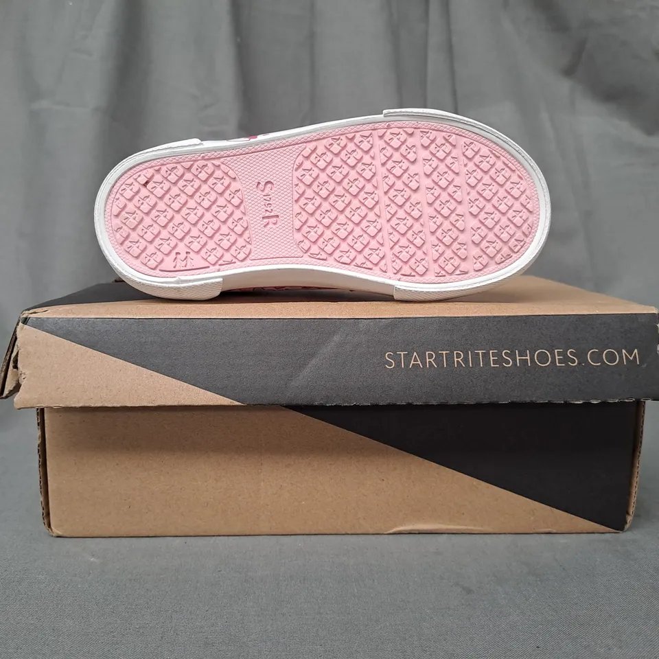 BOXED PAIR OF START RITE KIDS CANVAS SHOES IN PINK W. LOVEHEART DESIGN EU SIZE 24