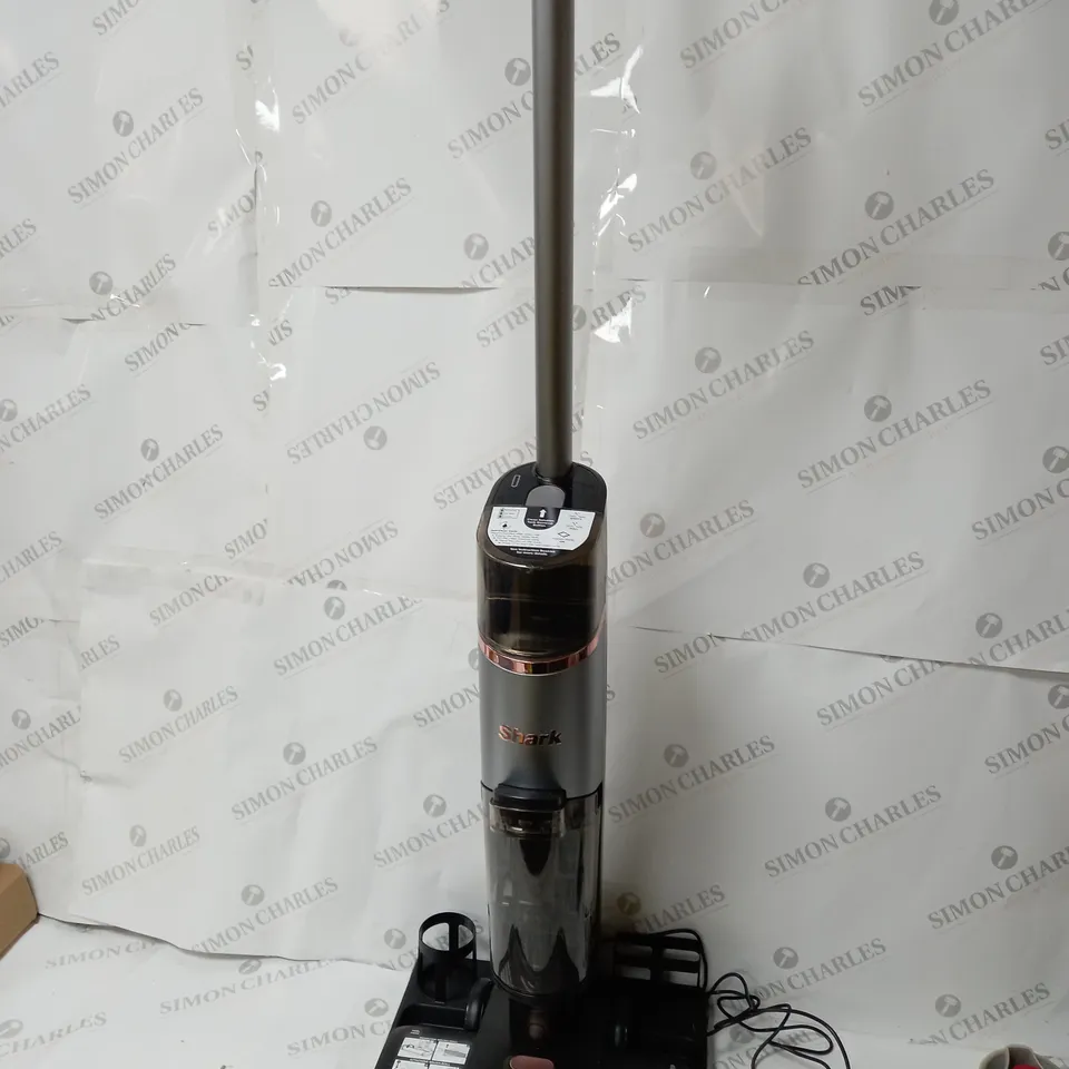 BOXED SHARK HYDROVAC HARD FLOOR WET & DRY CORDLESS CLEANER WD210UK
