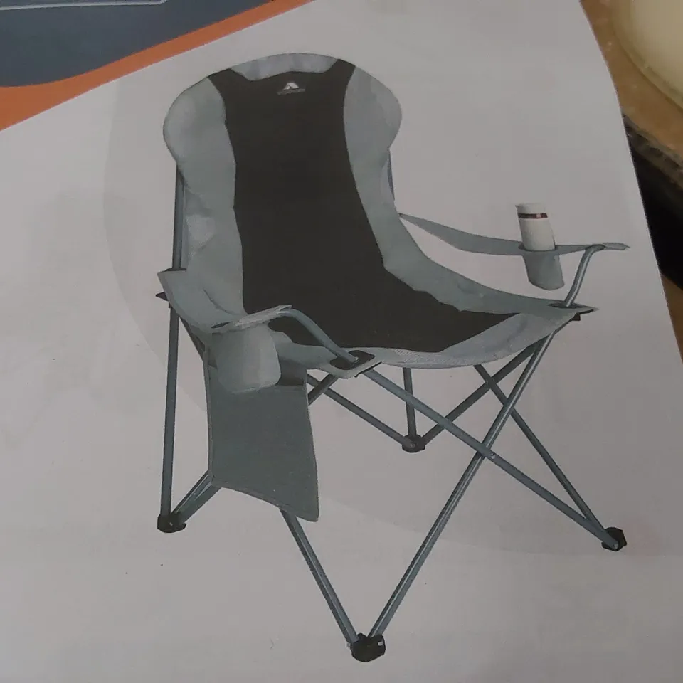 BOX CONTAINING 2x VOYAGER PADDED CAMPING CHAIRS