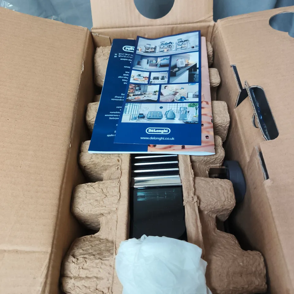 DELONGHI DEDICA ARTE ESPRESSO AND CAPPUCCINO MAKER