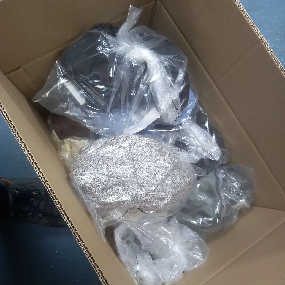 BOX OF 15 ASSORTED ITEMS TO INCLUDE: DU JOUR TOP, NYDI JEANS ETC