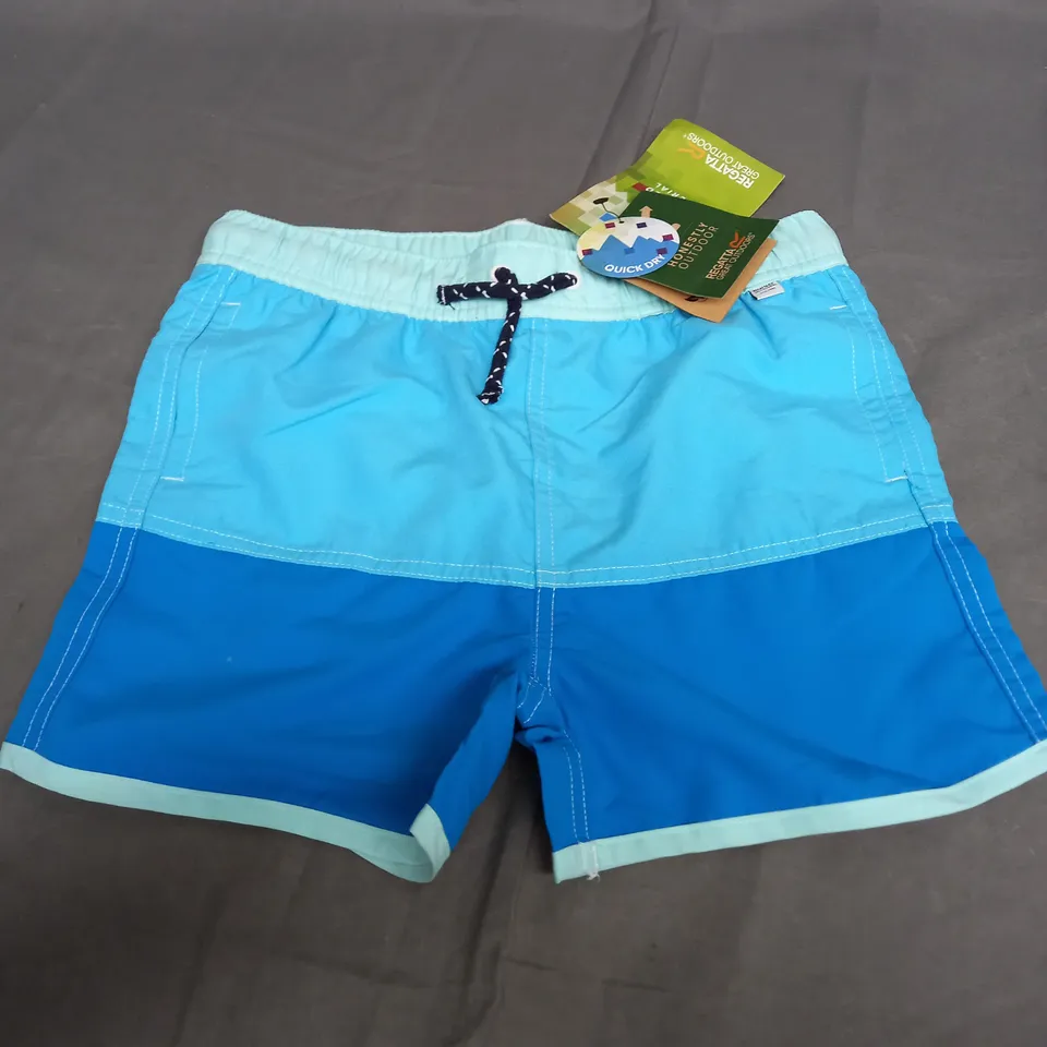 REGATTA SWIMSHORTS IN BLUE - 9/10 YEARS