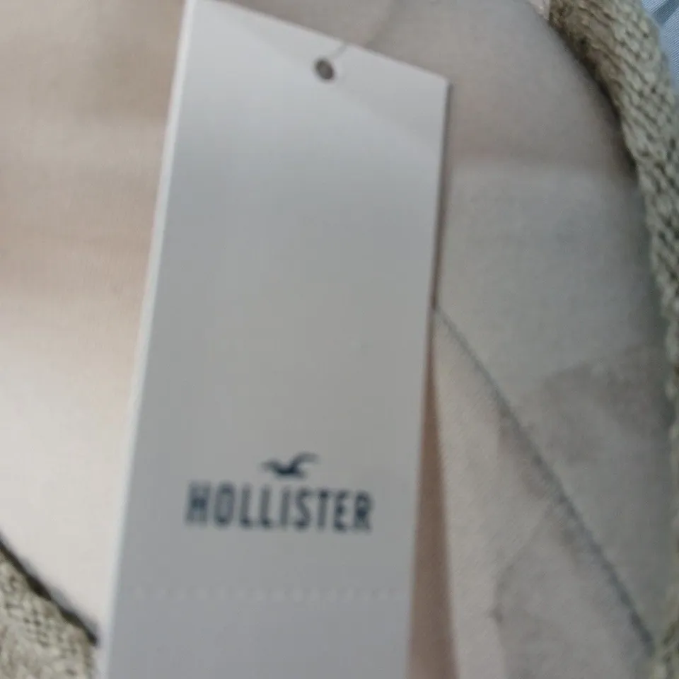 HOLLISTER WOMEN'S CROCHET KNIT SHAWL WRAP – S/M, BEIGE