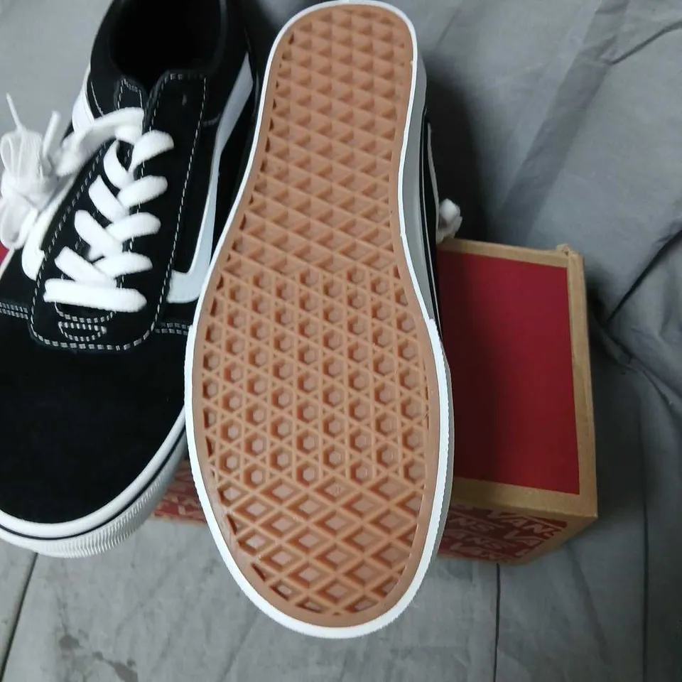 VANS WARD SUEDE/CANVAS SNEAKERS – BLACK/WHITE (UK 7 / US 9.5WM)