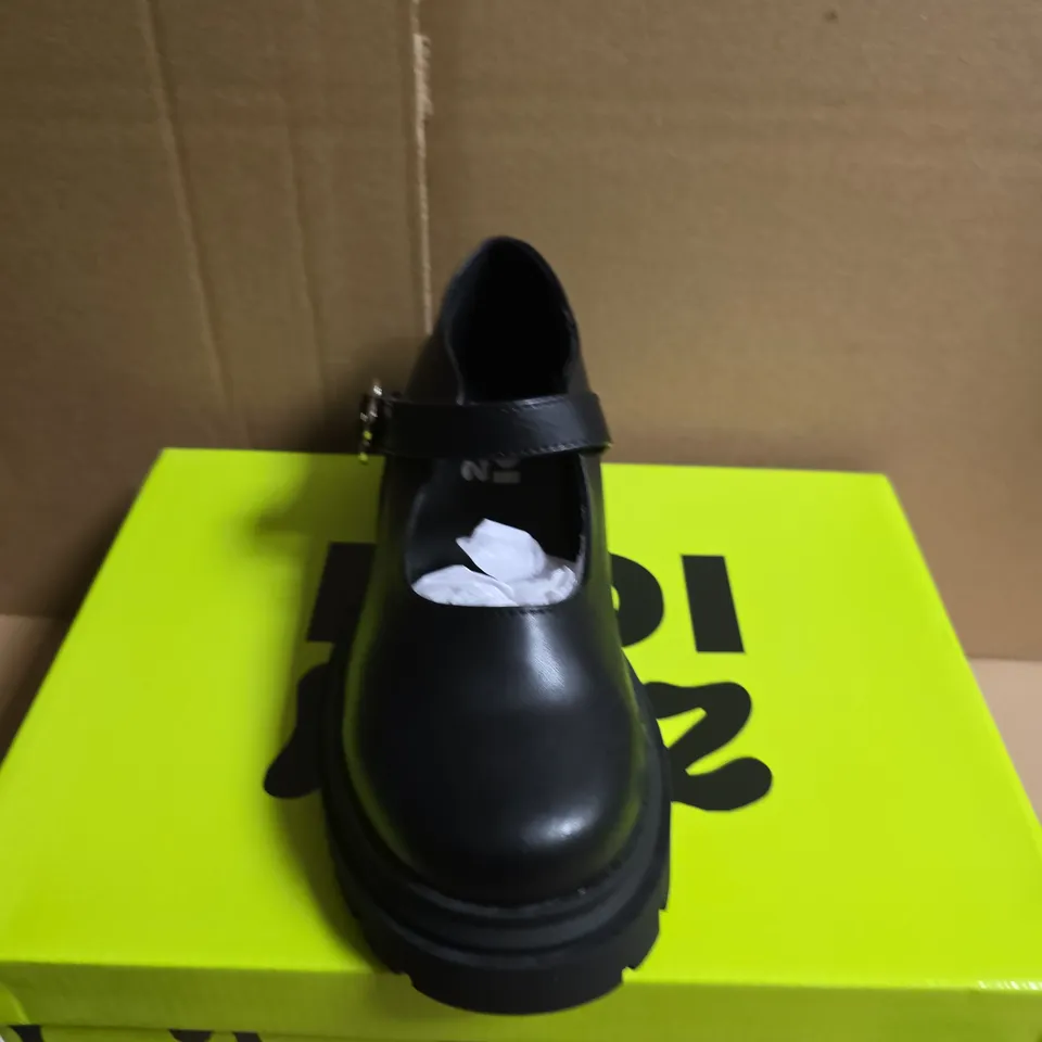 BOXED PAIR OF KOI FLUTTER JUMP KIDZ FLOWER MARY JANE SHOES – UK 13