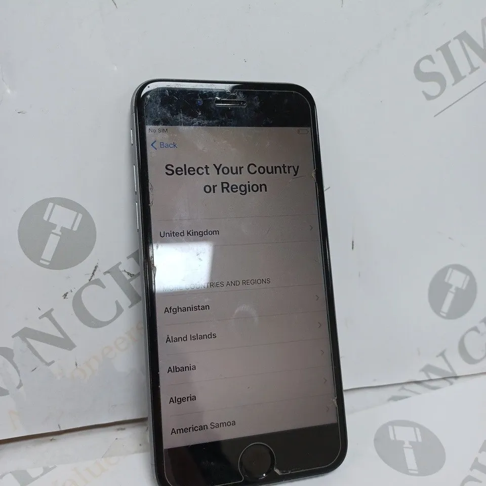 APPLE IPHONE 6 IN SILVER 