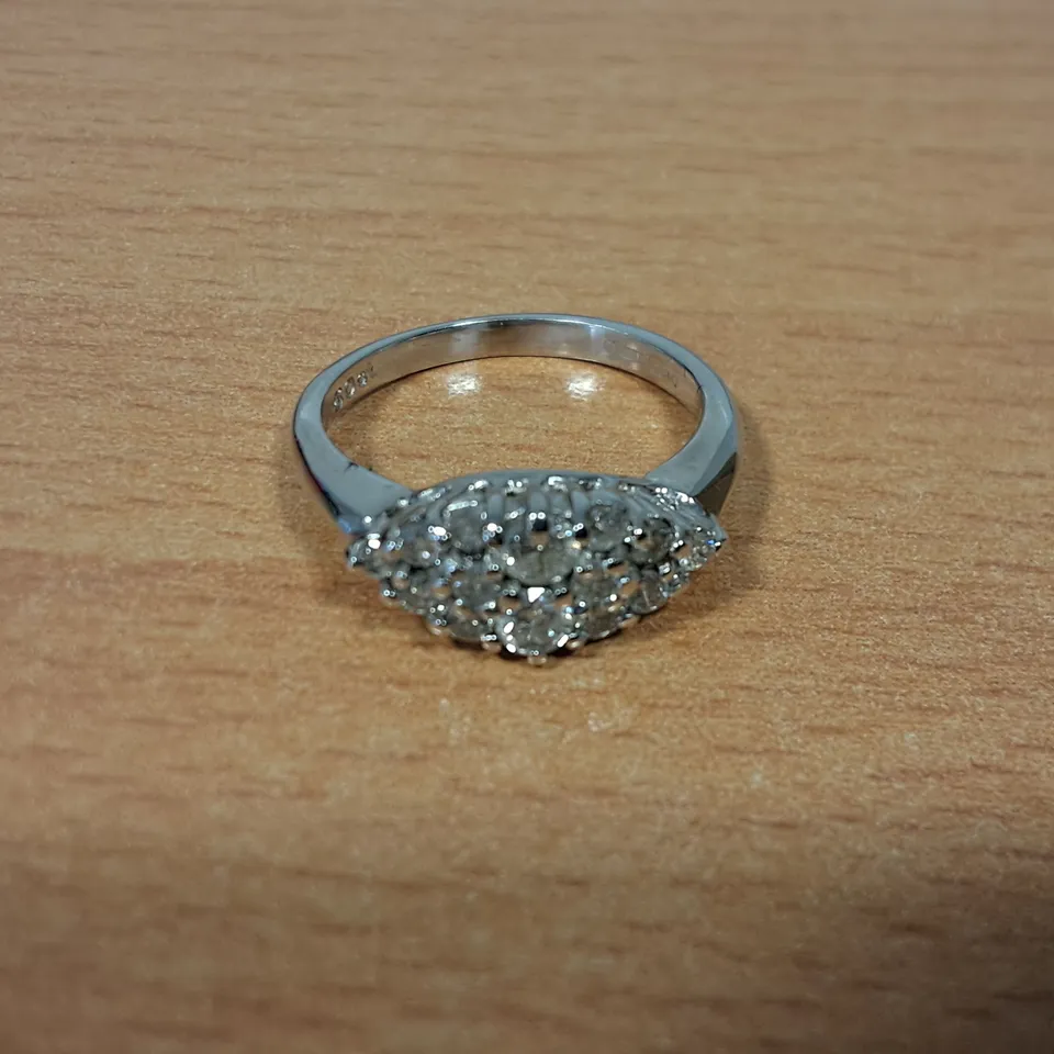 18CT WHITE GOLD CLUSTER RING SET WITH NATURAL DIAMONDS