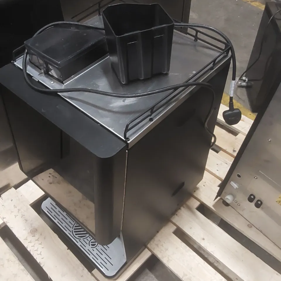 COFFETEK VITRO X3 COMMERCIAL BEAN-TO-CUP COFFEE MACHINE