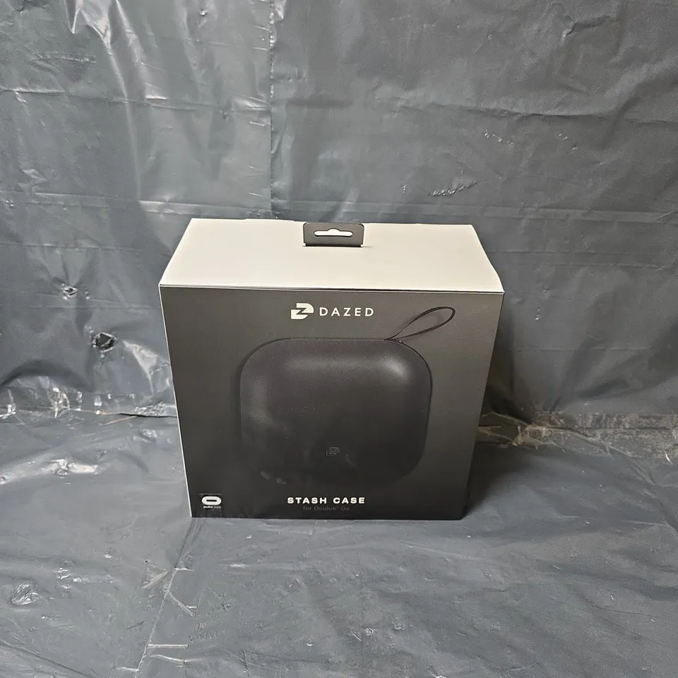 APPROXIMATELY 18 DAZED STASH CASES FOR OCULUS GO