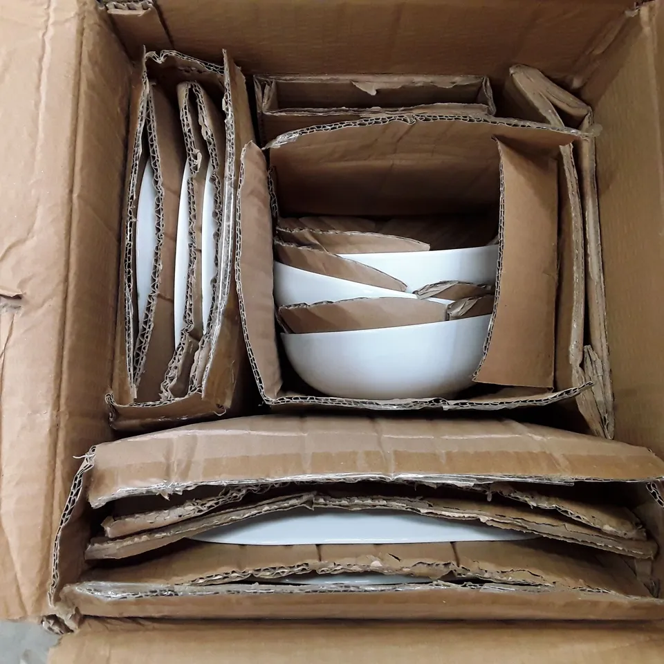 12 PIECE DINNERWARE SET