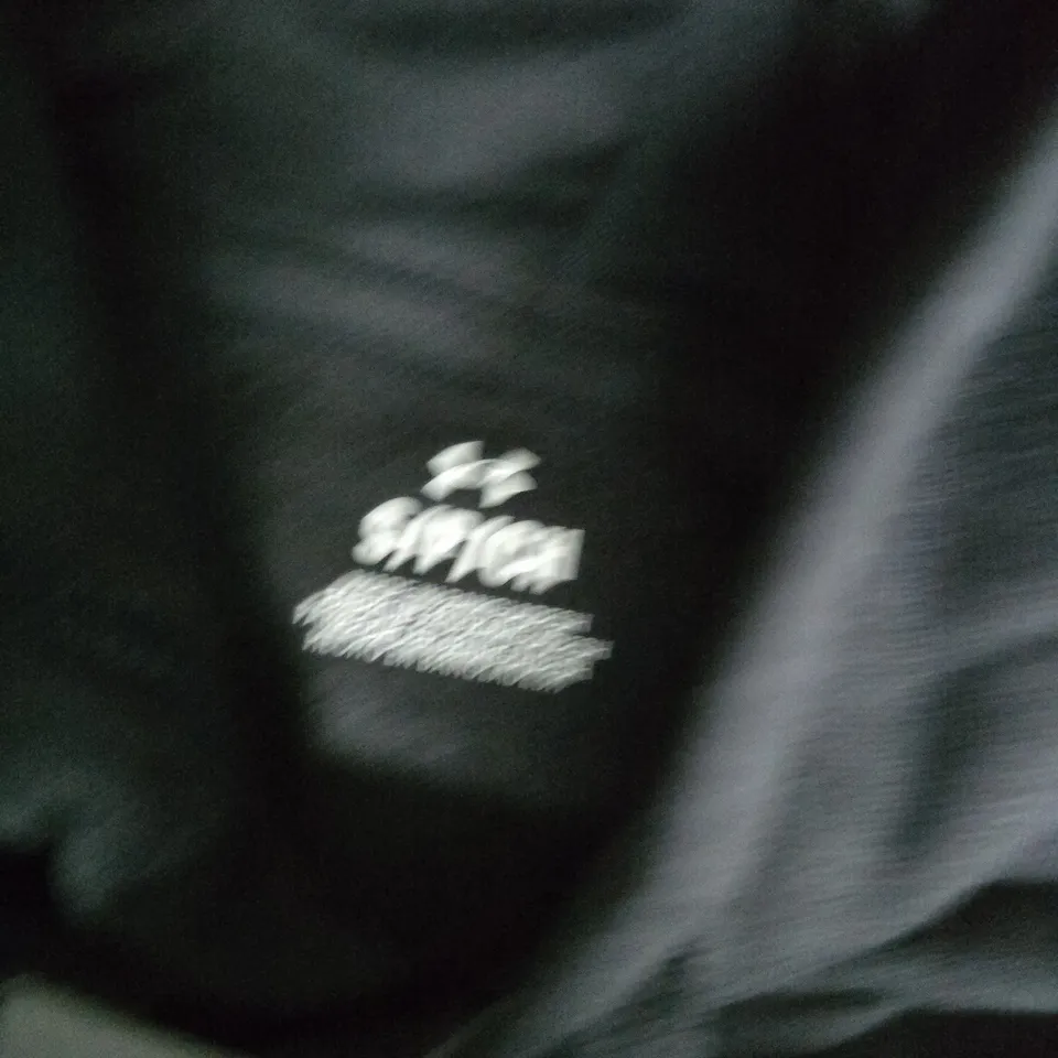 UNDER ARMOUR LOGO HOODIE IN BLACK - SMALL