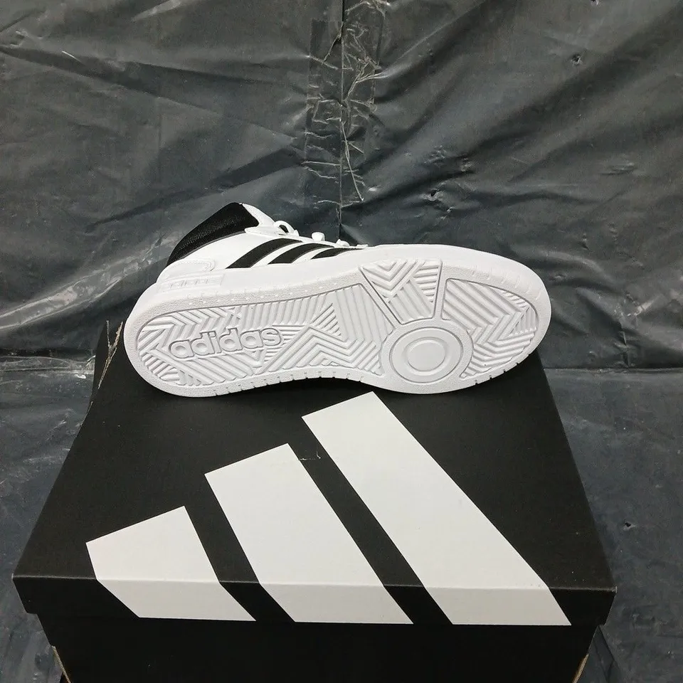 BOXED PAIR OF ADIDAS HOOPS 3.0 MID UK 5