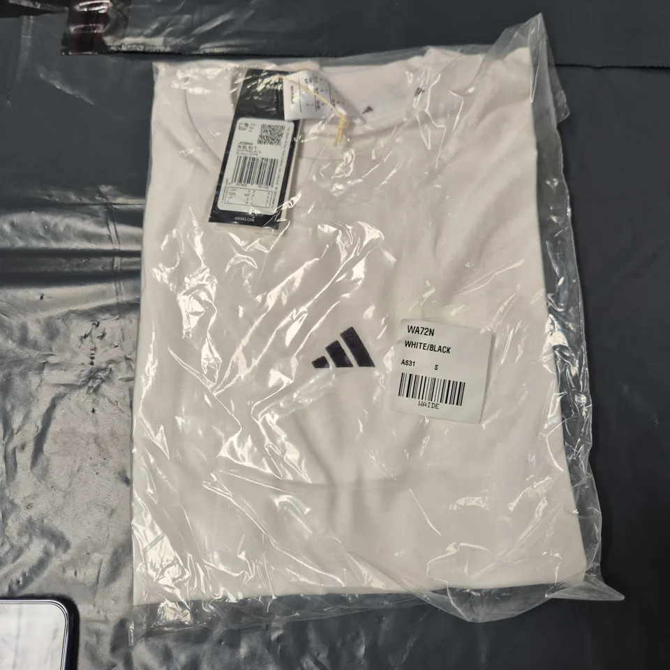 ADIDAS WHITE T-SHIRT WITH BLACK STRIPES – SIZE S