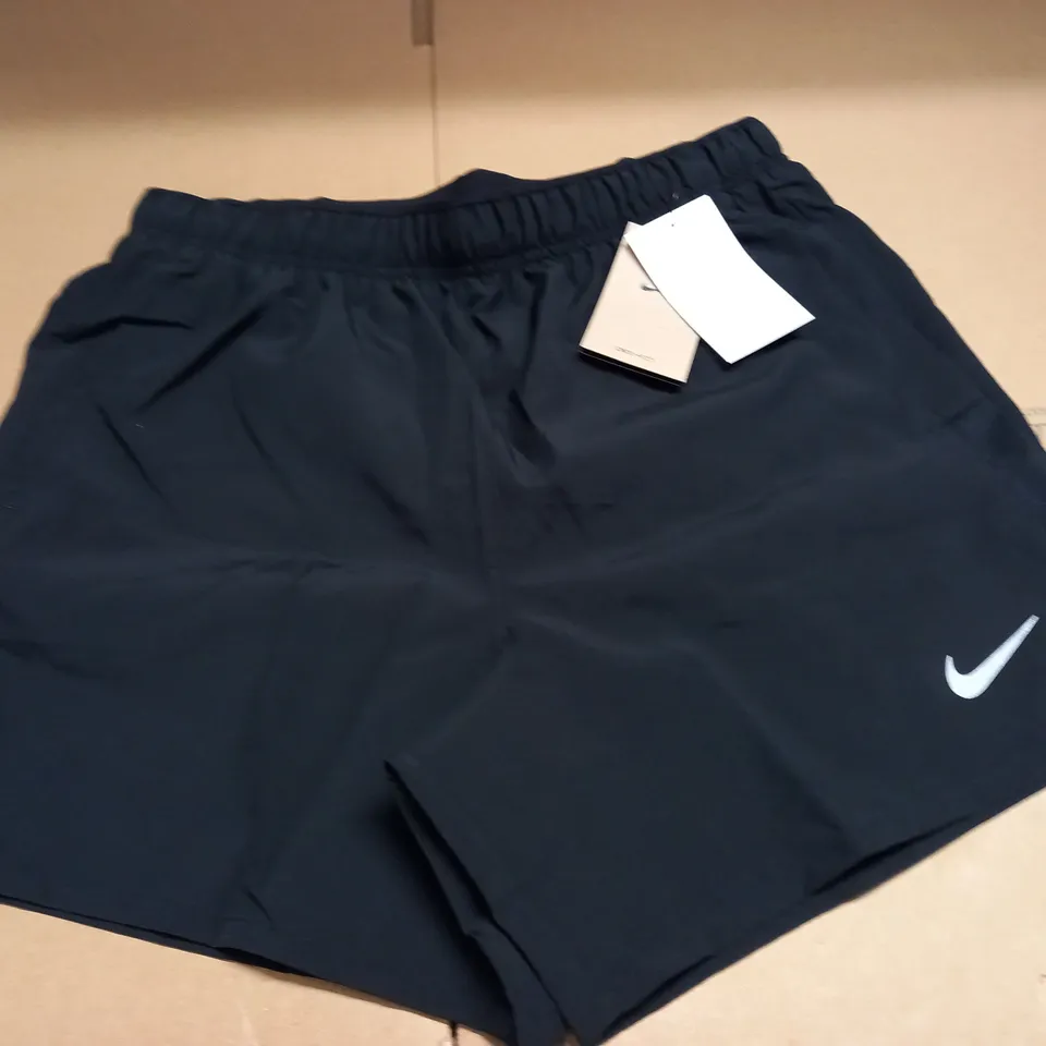 NIKE CHALLENGER MENS BLACK SHORTS - M