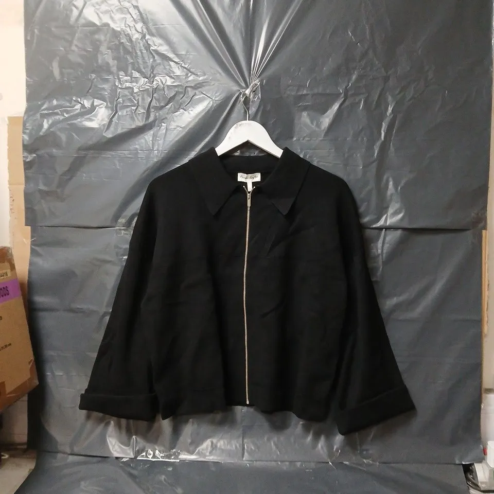 PHASE EIGHT MAISIE ZIP JACKET IN BLACK - LARGE