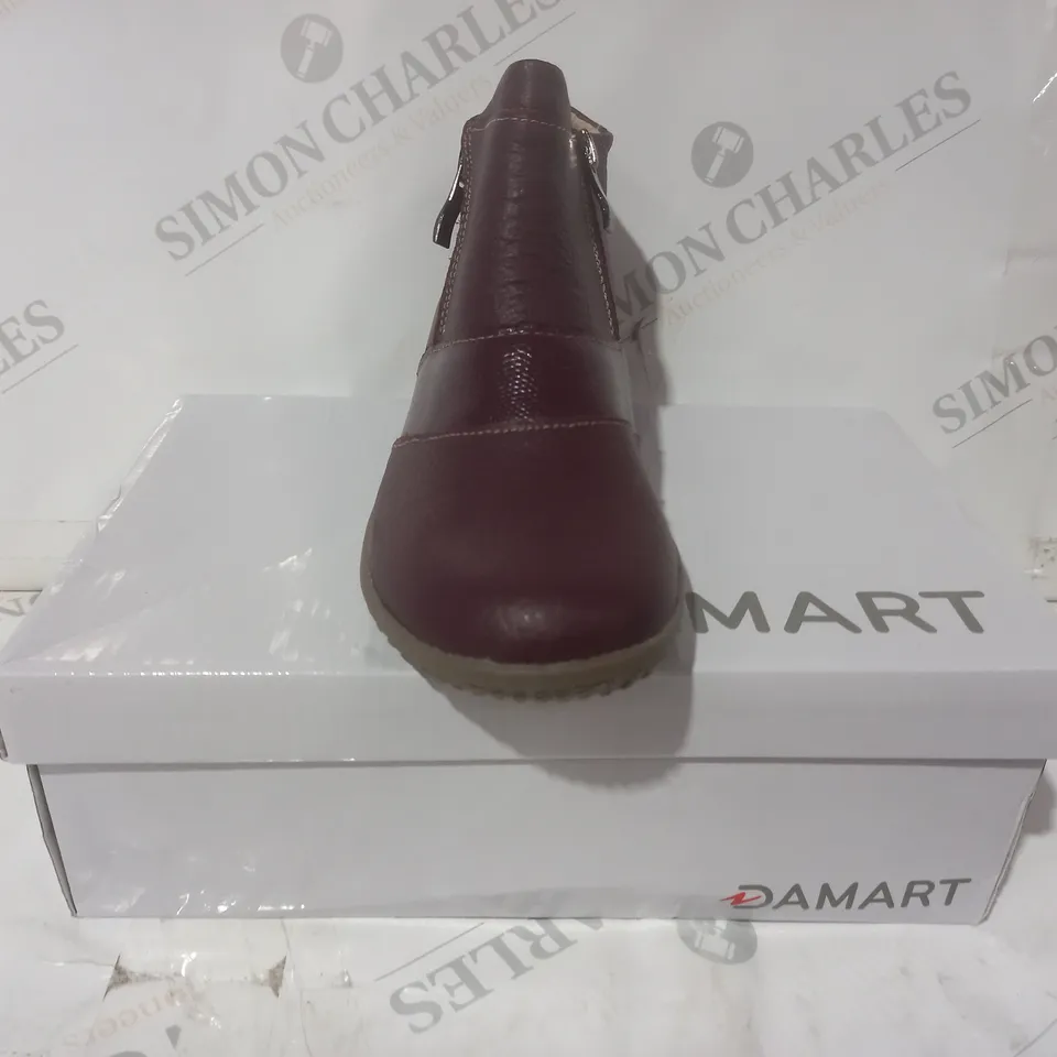 BOXED PAIR OF DAMART SHOES IN BURGUNDY SIZE 3
