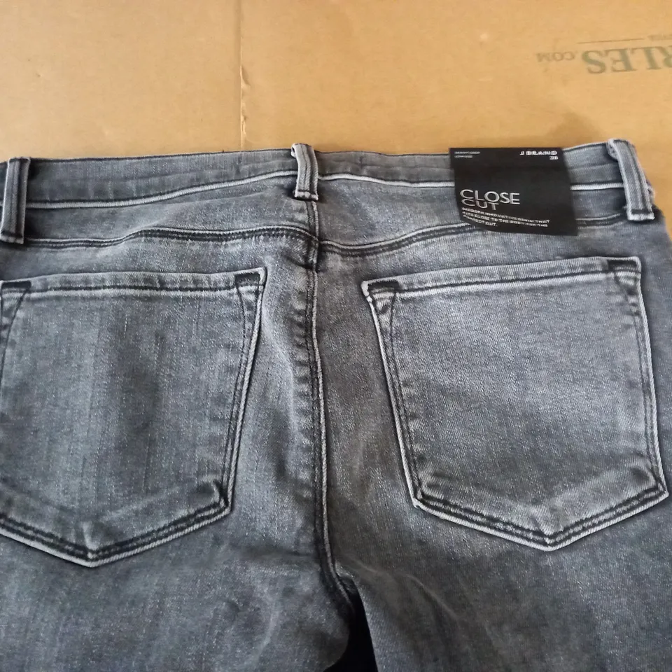 BRAND NEW J BRAND SKINNY CROP LOW RISE JEANS IN WASHED BLACK - 28