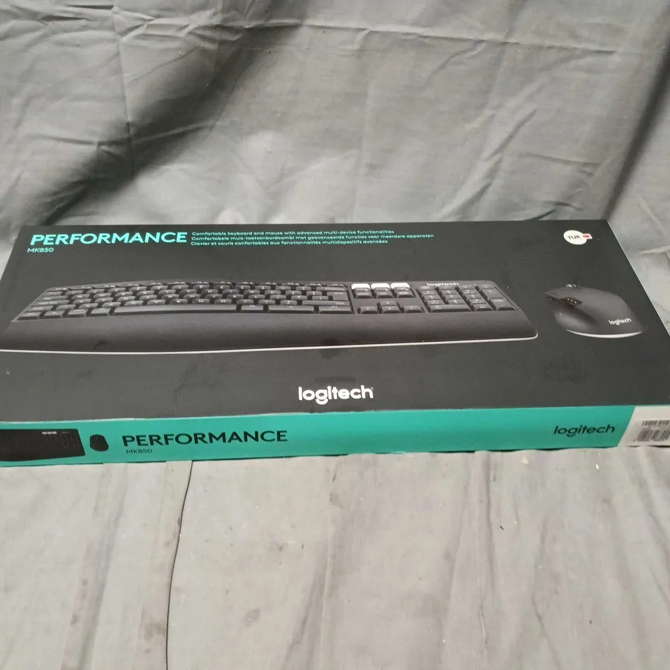 BOX OF APPROXIMATELY 8 LOGITECH PERFORMANCE MK850 KEYBOARD AND MOUSE COMBO, NON UK VERSION (TURKEY)