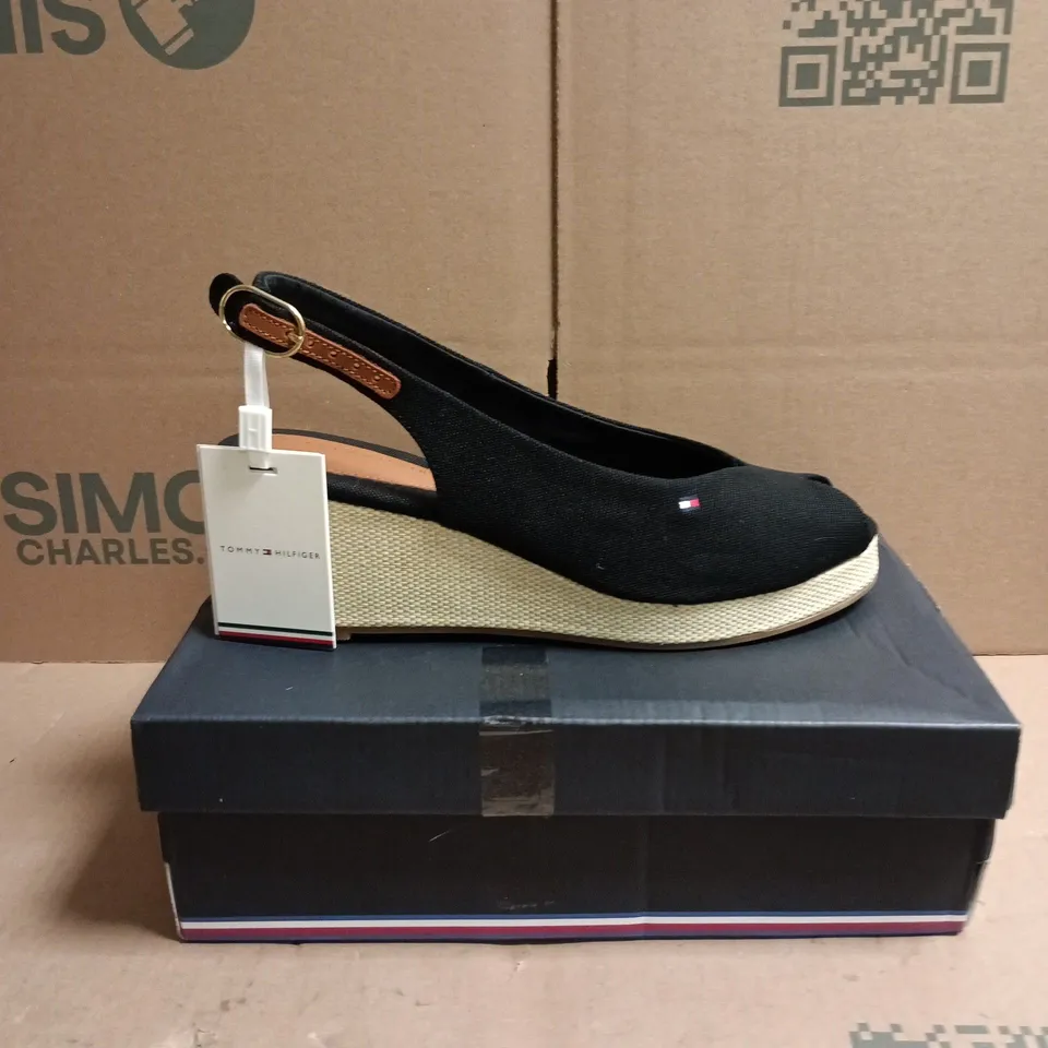 TOMMY HILFIGER BLACK ESPADRILLE SLINGBACK WEDGE SANDALS – UK 6.5 (EU 40)