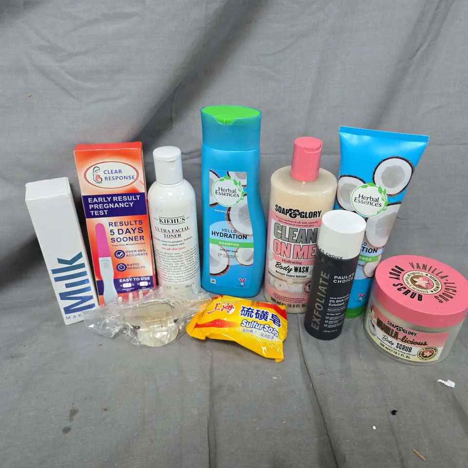 APPROXIMATELY 20 ASSORTED COSMETICS ITEMS TO INCLUDE PAULAS CHOICE EXFOLIATE, HERBAL ESSENCES SHAMPOO, SOAP & GLORY BODY WASH, ETC