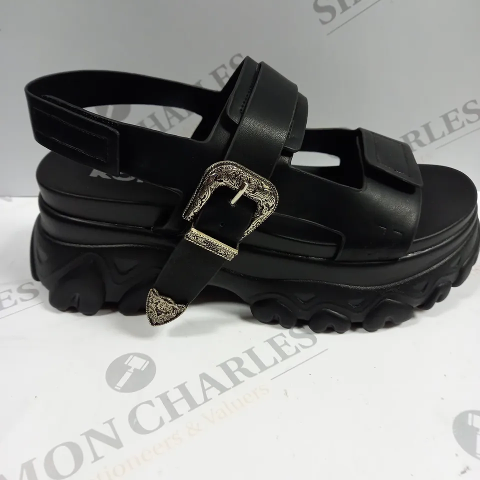 PAIR OF KOI FOOTWEAR THE MOHG ORNATE BLACK SANDALS - 6