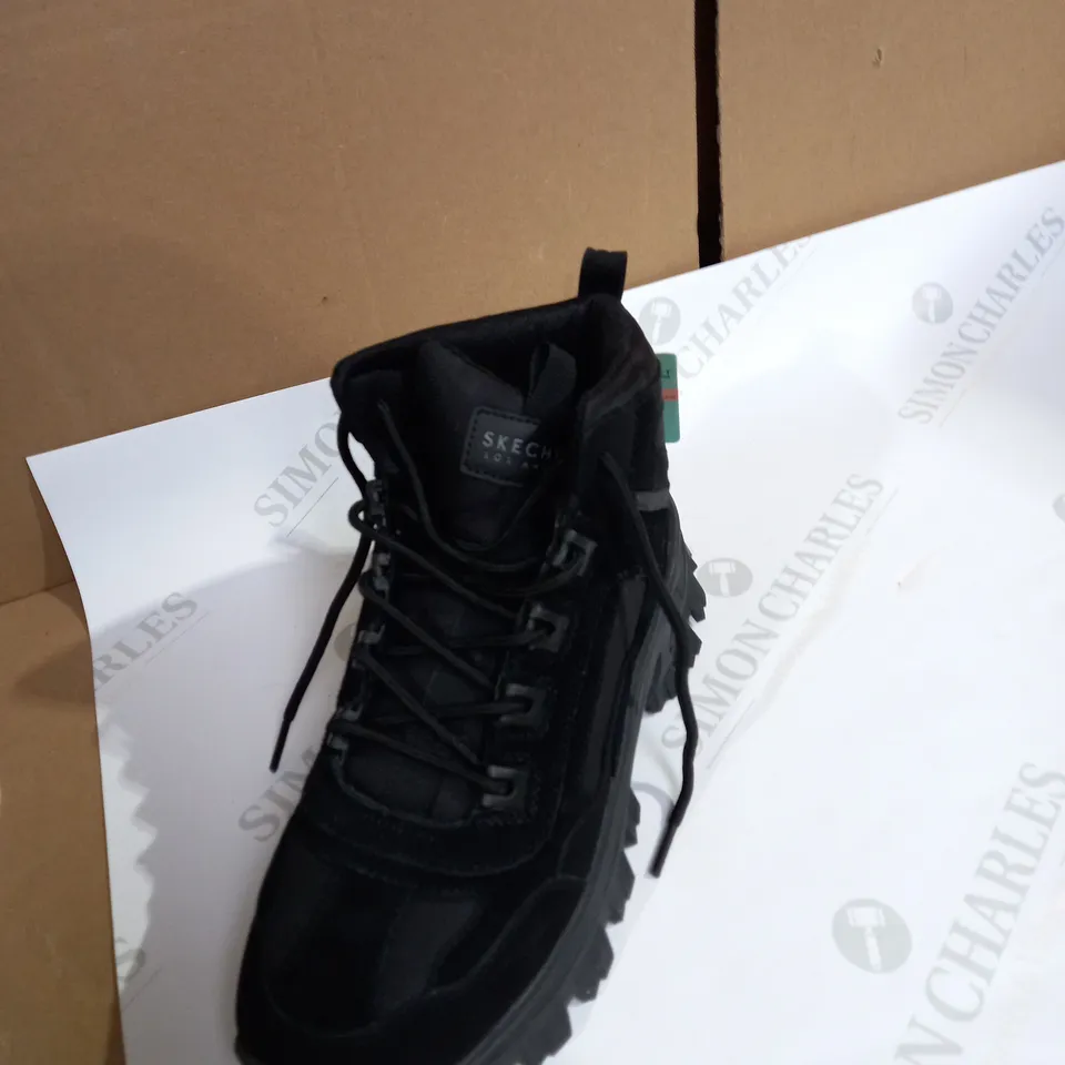 BOXED PAIR OF SKECHERS STREET MEMORY FOAM TRAINERS (BLACK), SIZE 5 UK