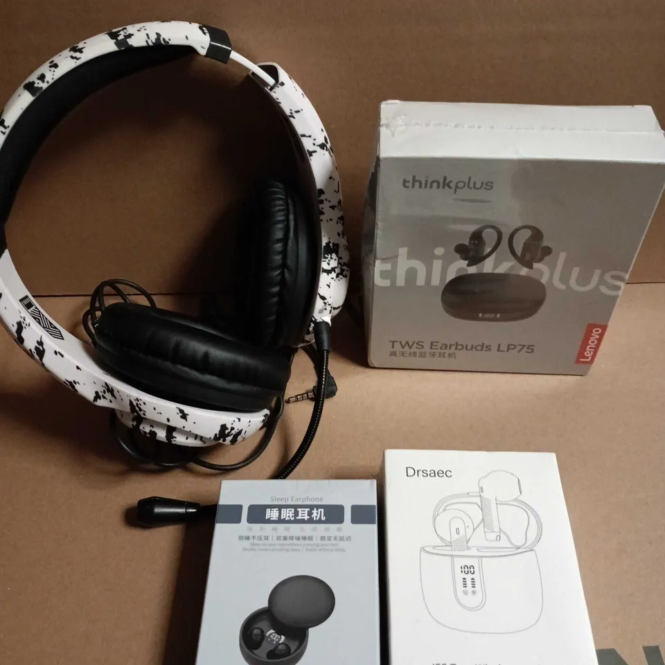 APPROXIMATELY 10 ASSORTED HEADPHONES & AUDIO ACCESSORIES 