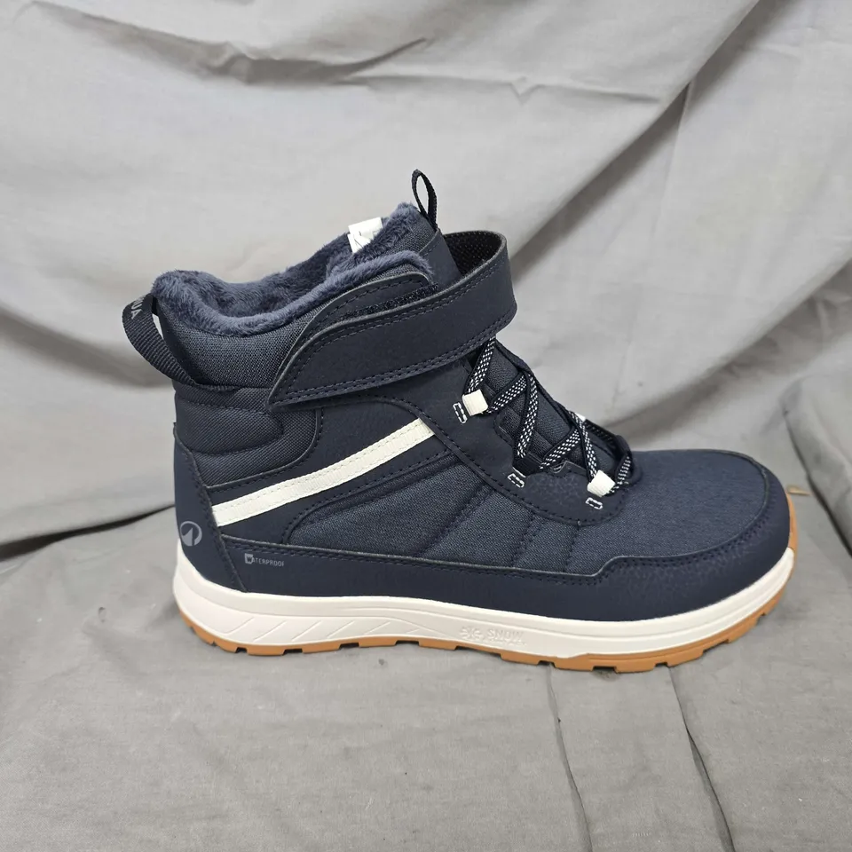 UNBOXED DECATHLON QUENCHA NAVY HIGH-TOP WINTER BOOTS WITH FAUX FUR LINING – UK 5