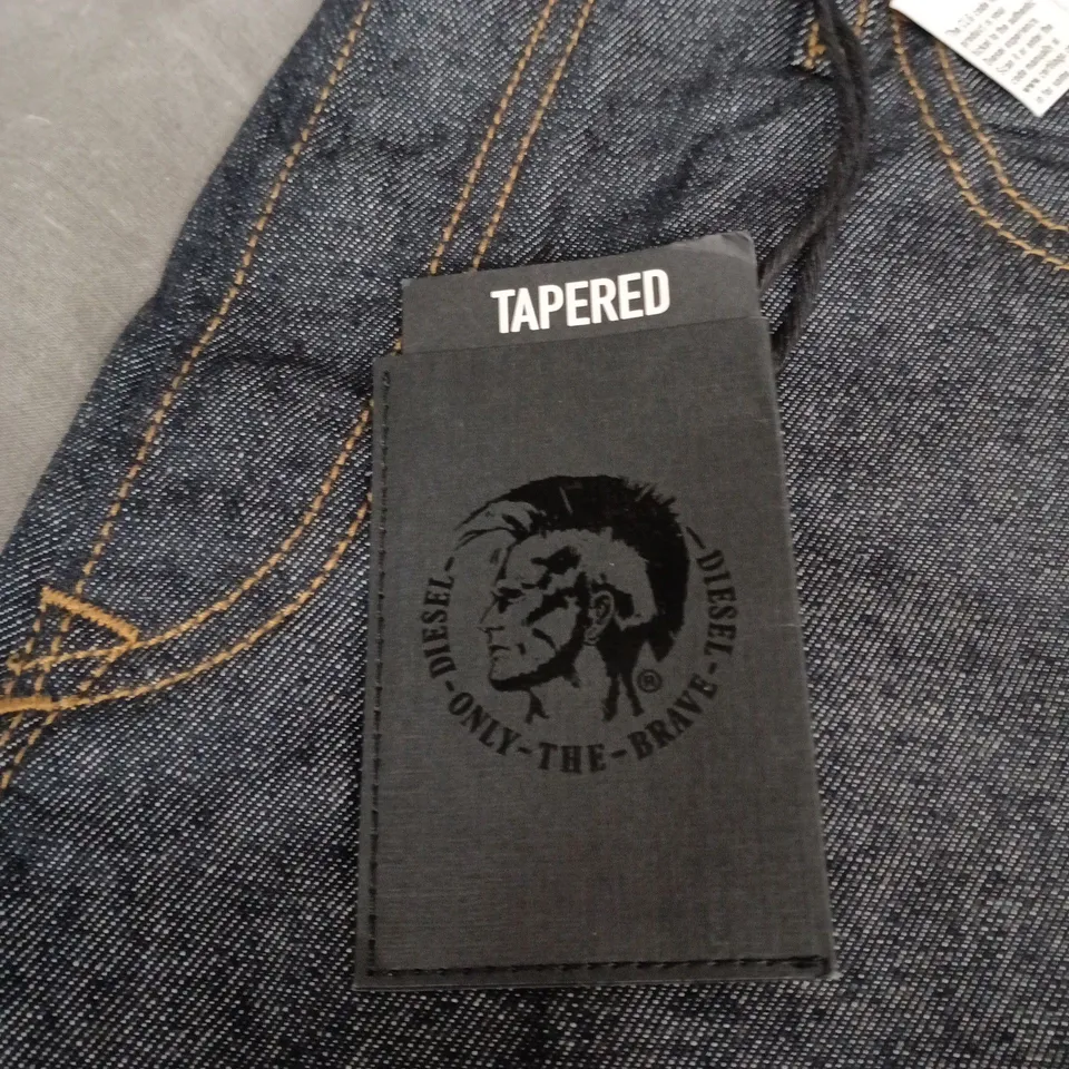 DIESEL TAPERED DENIM JEANS IN DARK WASH SIZE W33 L30