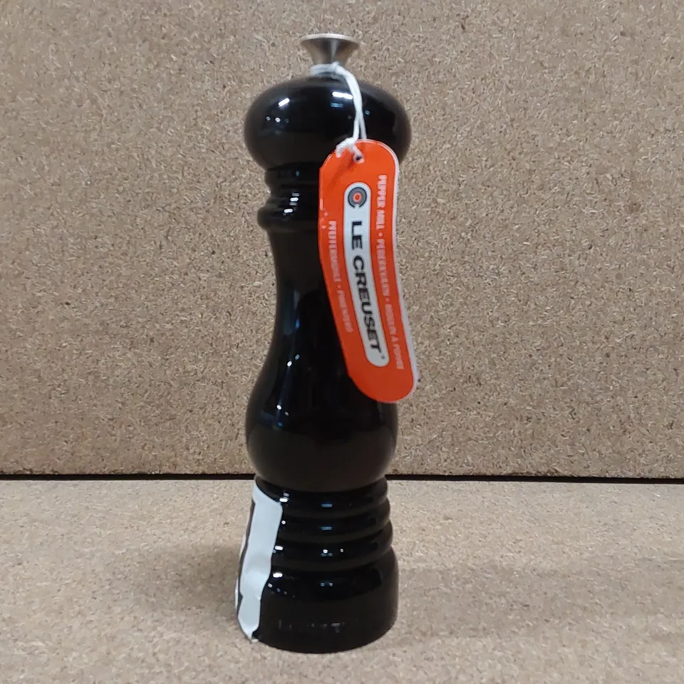 BAGGED LE CREUSET CLASSIC PEPPER MILL (1 ITEM)