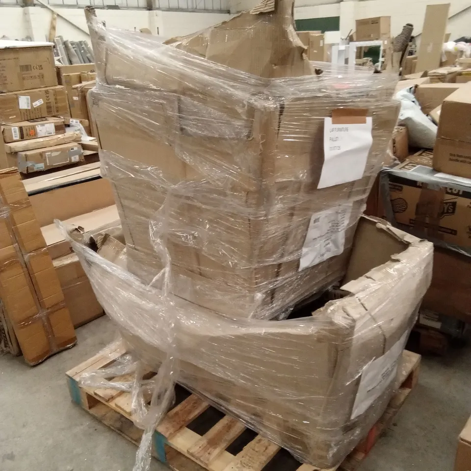 PALLET OF ASSORTED INCOMPLETE GARDEN PATIO FURNITURE PARTS AND PIECES