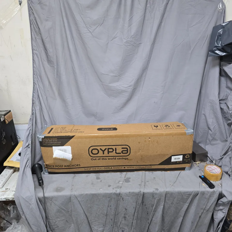 OYPLA 4X HEAVY DUTY DRIVE DOWN FENCE POST ANCHOR SPIKE GRIP HOLDER - 100 X 750MM