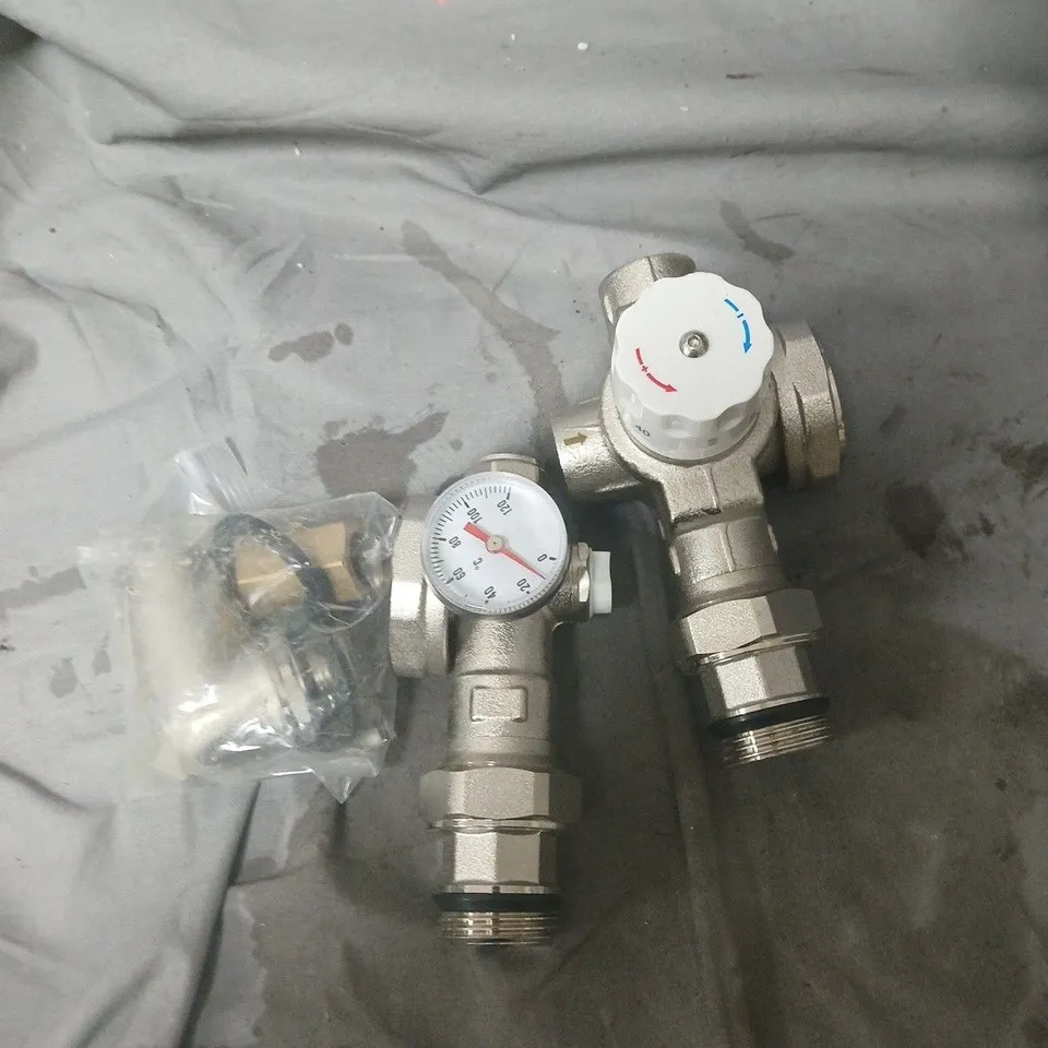 BOXED TEMPERATURE BLENDING VALVE