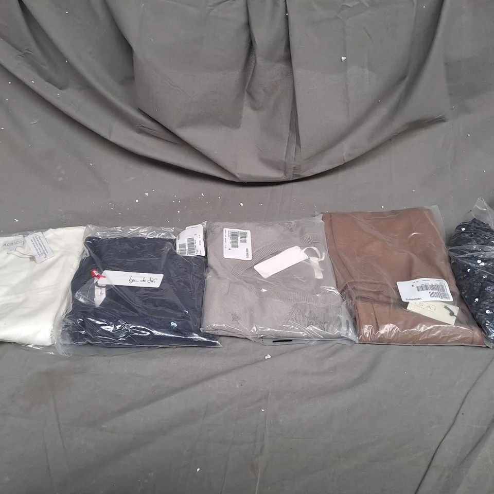 BOX OF ASSORTED CLOTHING ITEMS TOO INCLUDE COATS , TOPS, AND TROUSERS   ETC. 