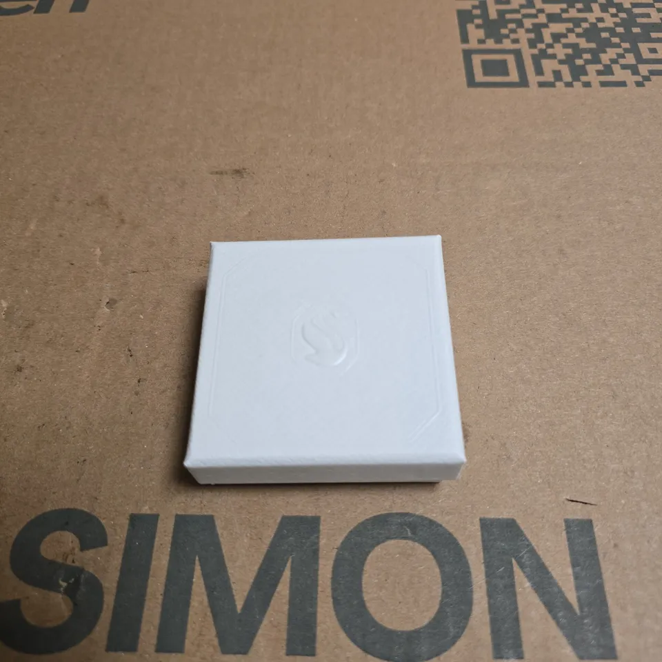 SWAROVSKI GOLD-TONE PAVÉ HOOP EARRINGS – SMALL PAIR IN PRESENTATION BOX