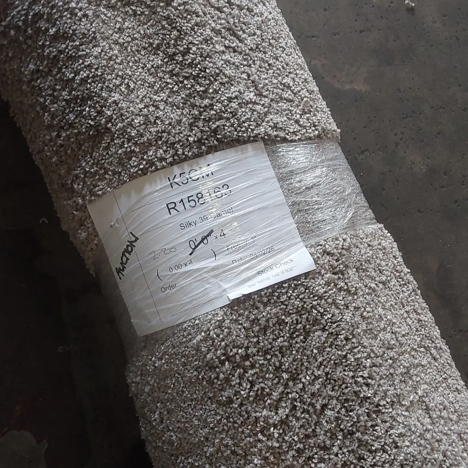 ROLL OF QUALITY SILKY CAMEL CARPET - APPROXIMATELY 2.2 x 4m